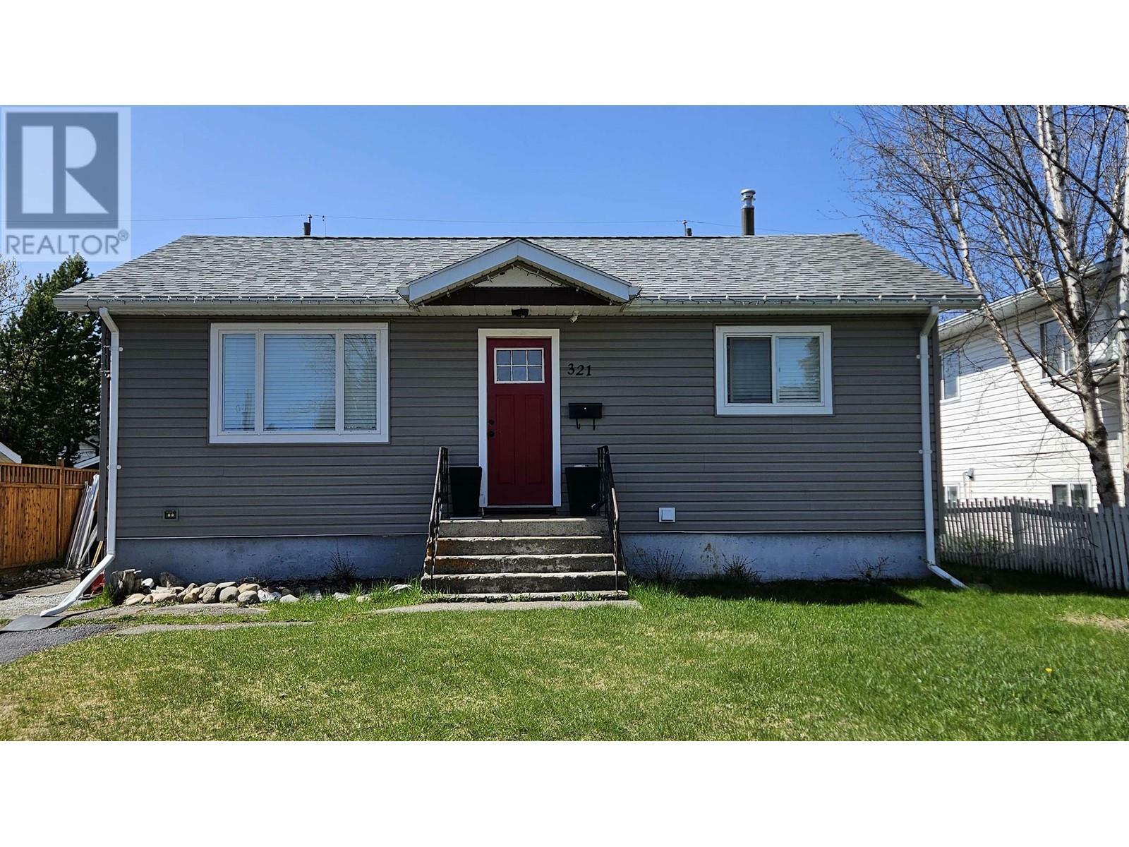 Property Photo: 321 Ewert Street BC V2M 2N5