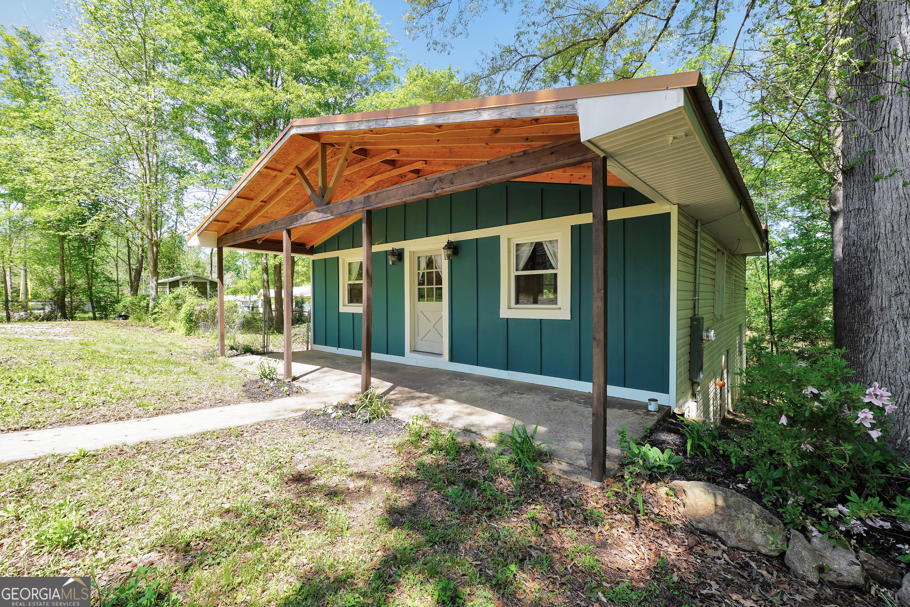 Property Photo: 139 Cherokee Drive GA 30233