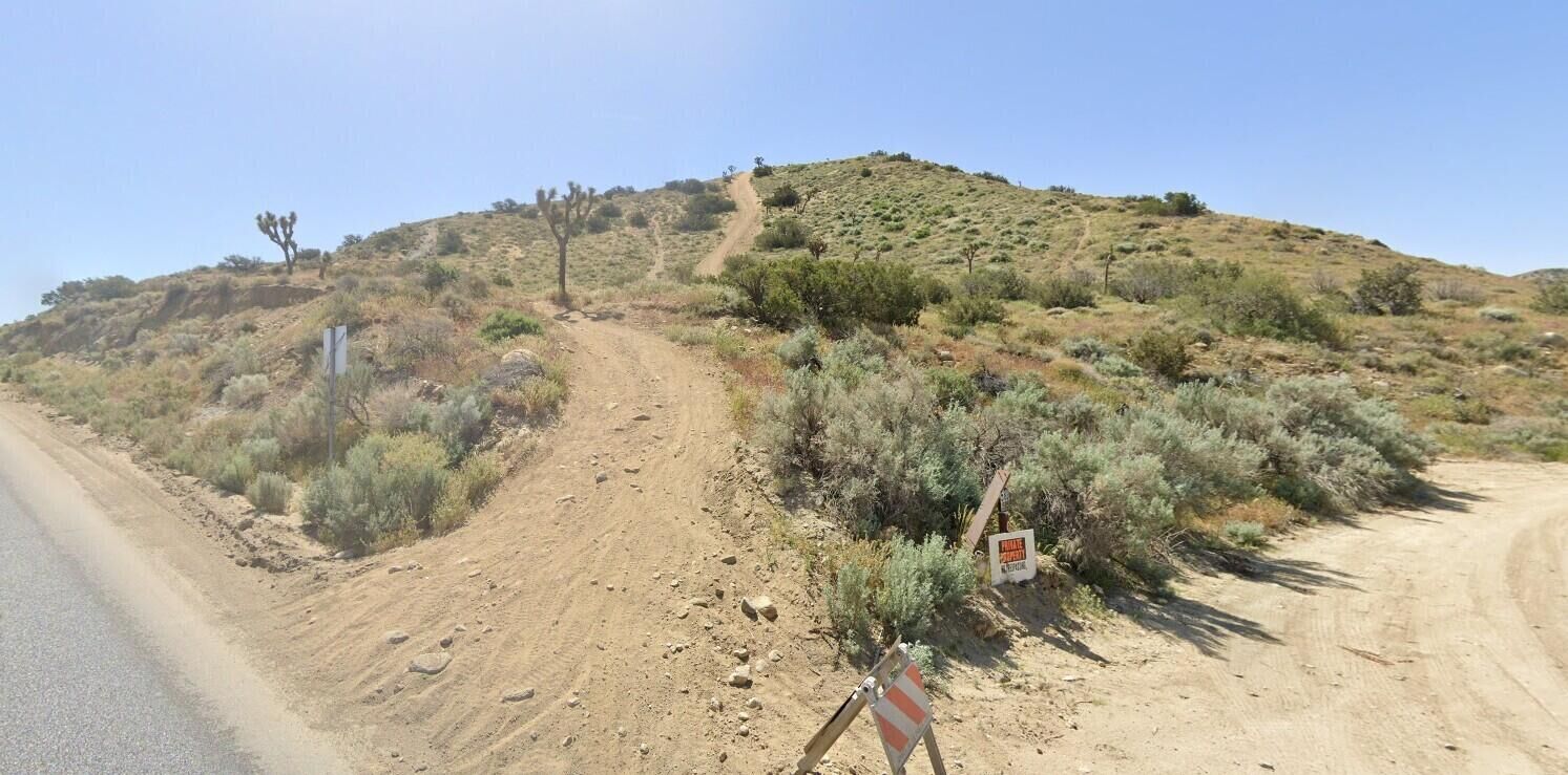 Property Photo:  Mt Emma &Amp E/O Cheseboro Rd  CA 93550 