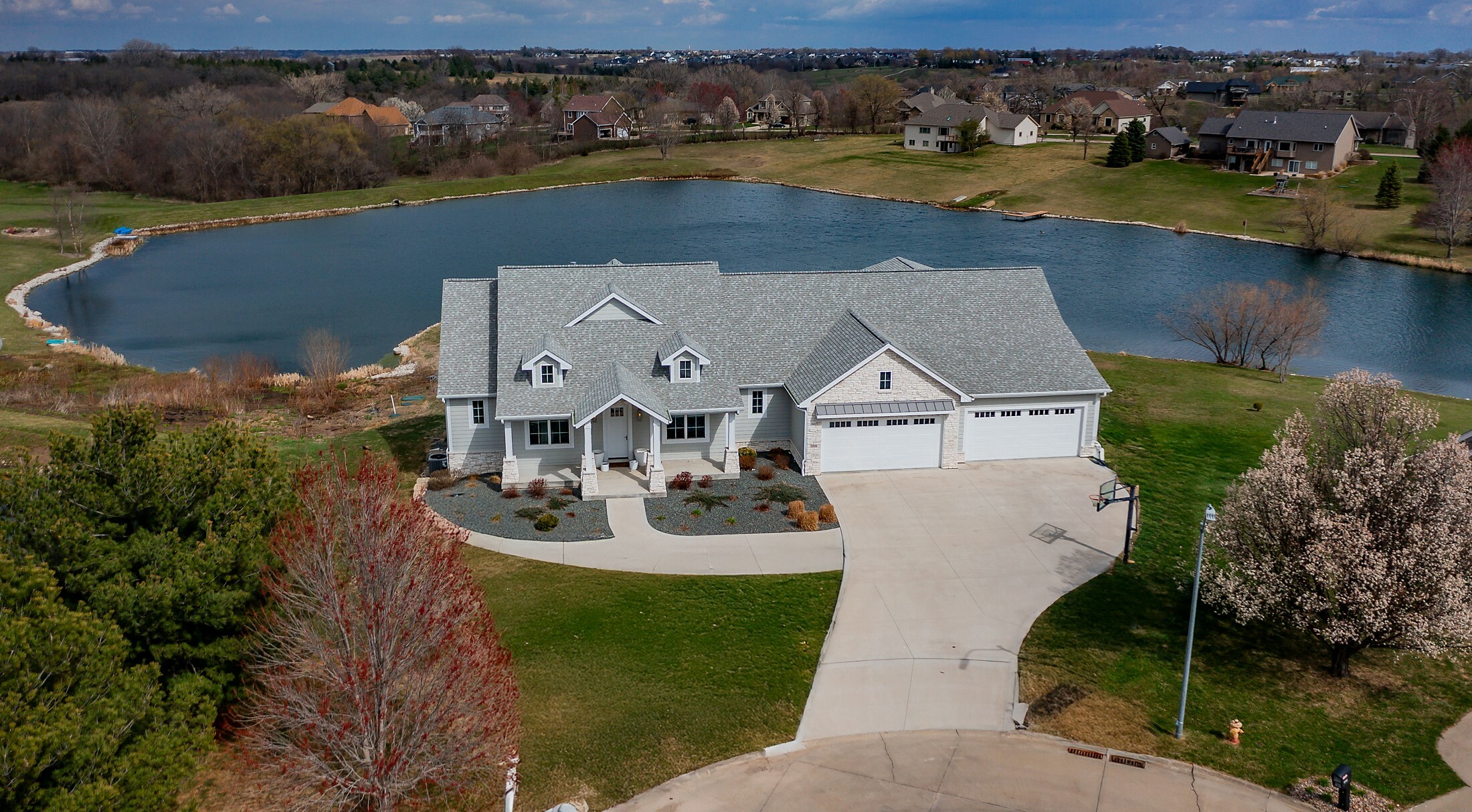 Property Photo: 3325 N Doe Run Drive IA 50061