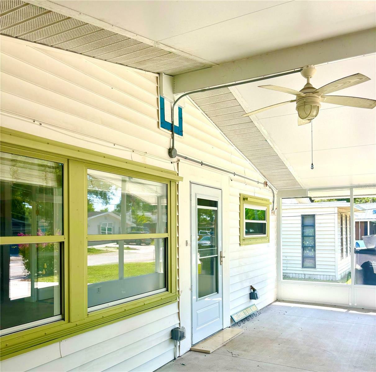 Property Photo: 4485 49th Avenue N FL 33714