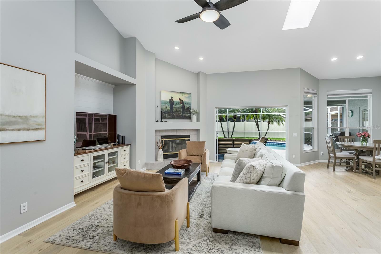 Property Photo: 10514 Castleford Way FL 33626