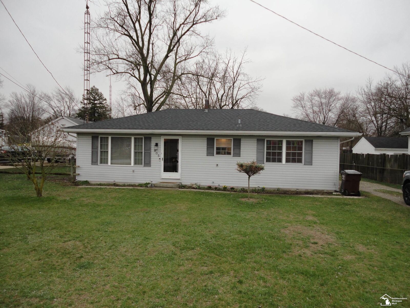 Property Photo:  905 Dempster Street  MI 48182 
