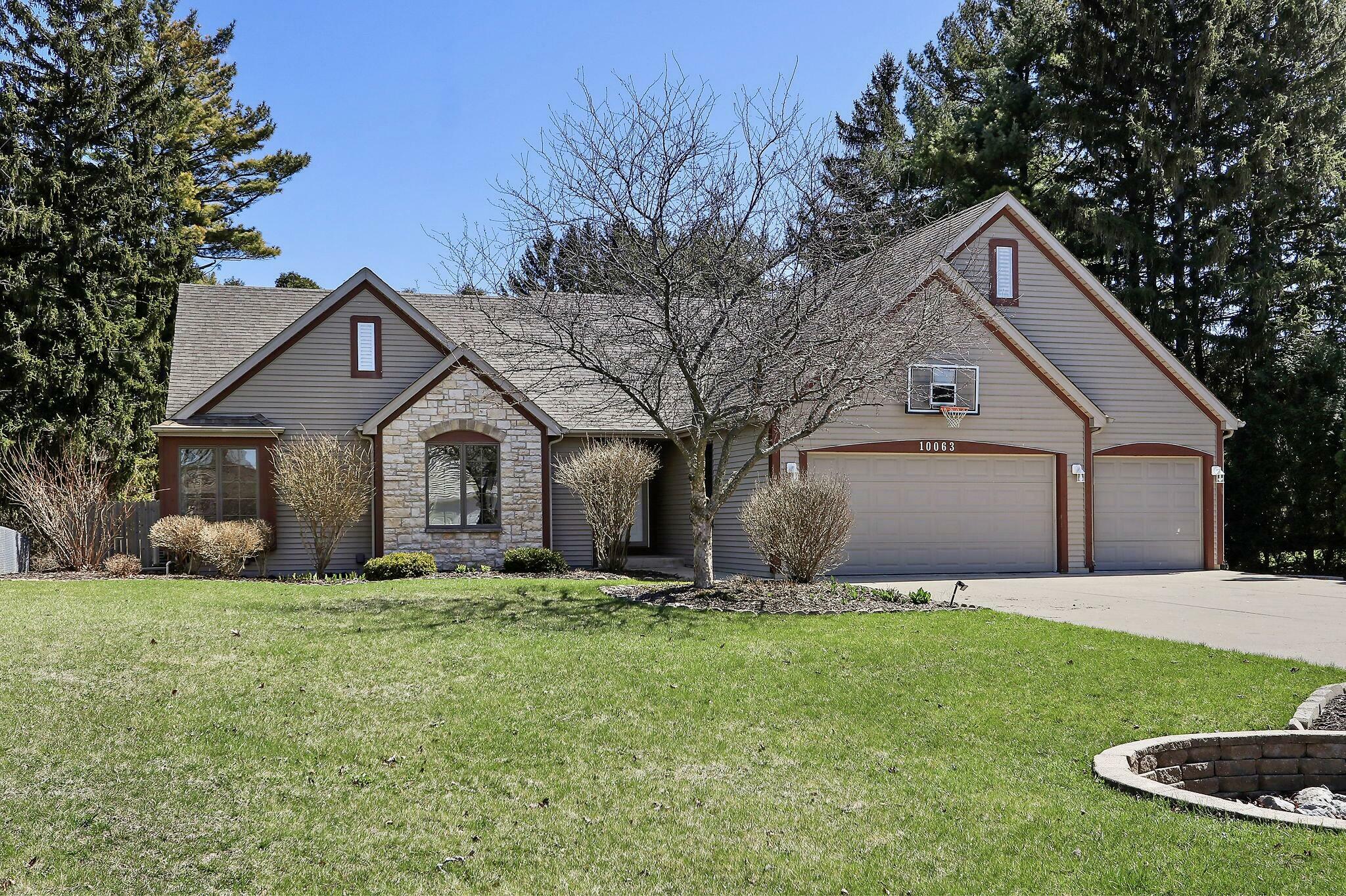 Property Photo: 10063 64th Ave WI 53158