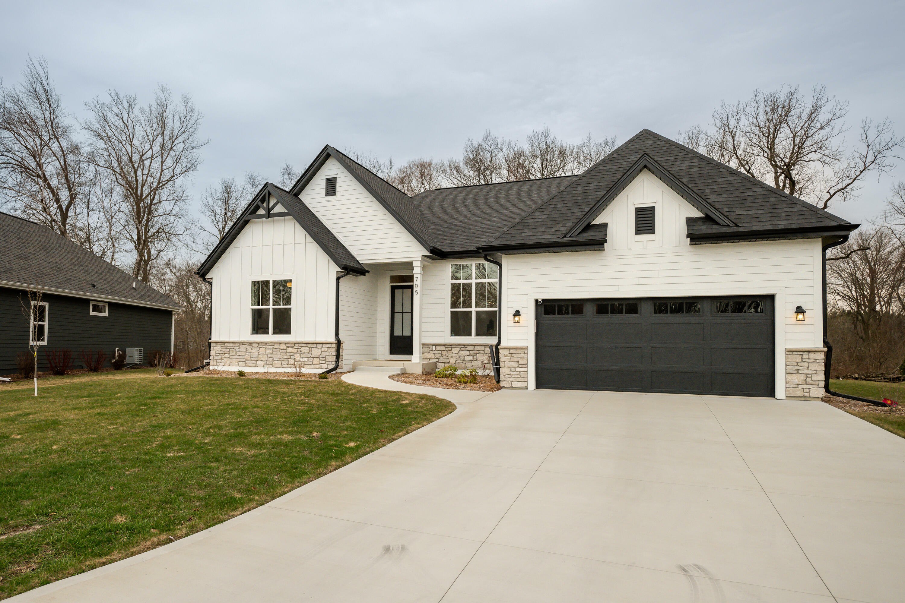 Property Photo: 705 Brookview Ct WI 53402