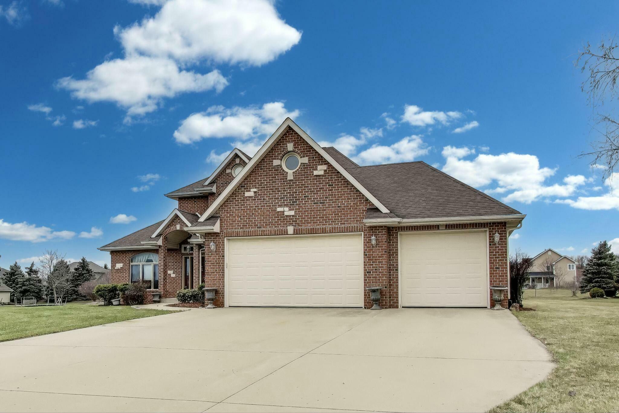 Property Photo: 380 Wellington Dr WI 53182