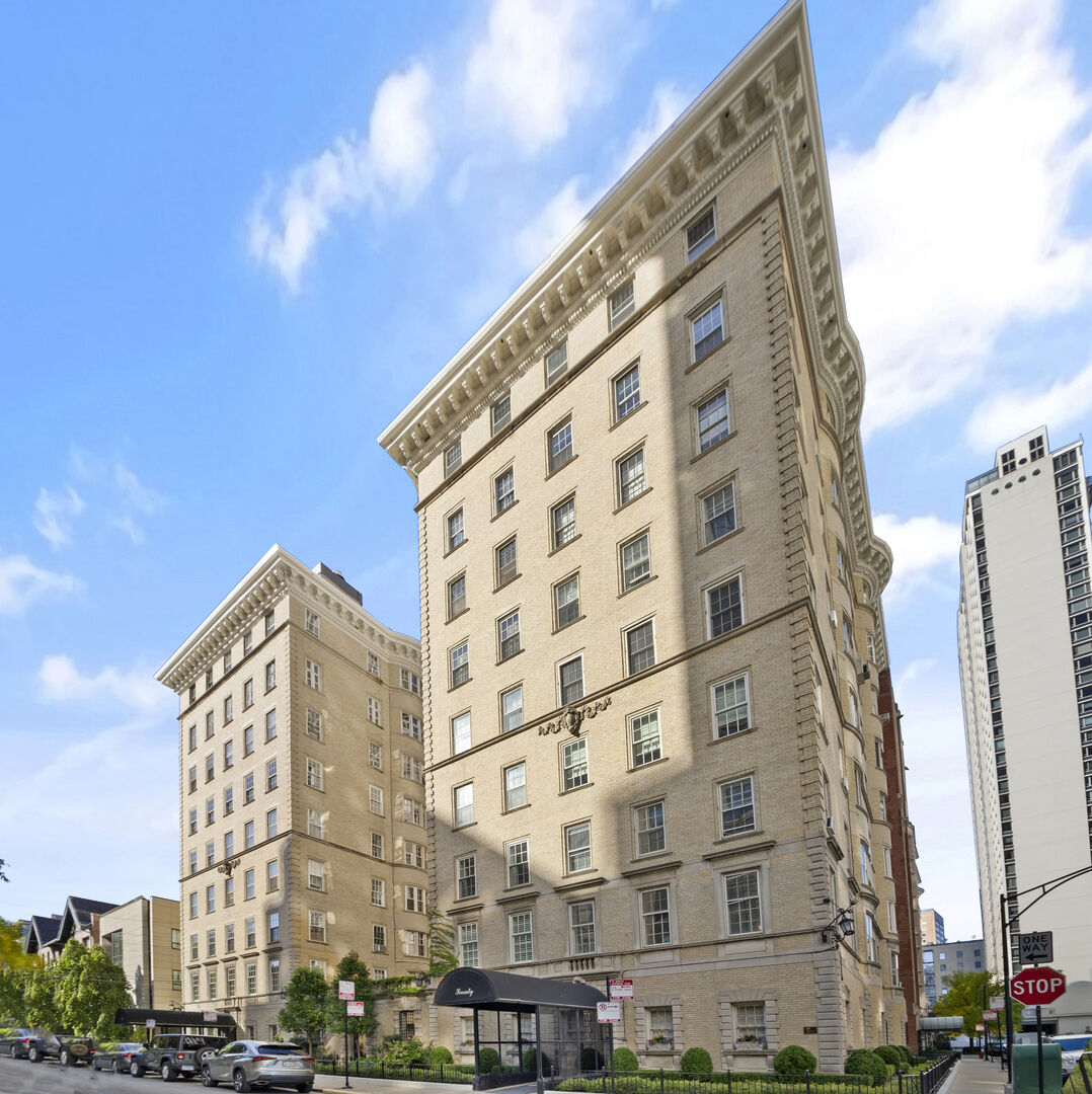Property Photo:  70 E Scott Street 308  IL 60610 