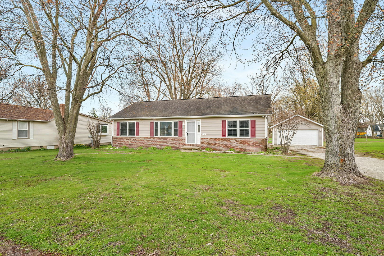 Property Photo: 115 S Division Street IL 60408