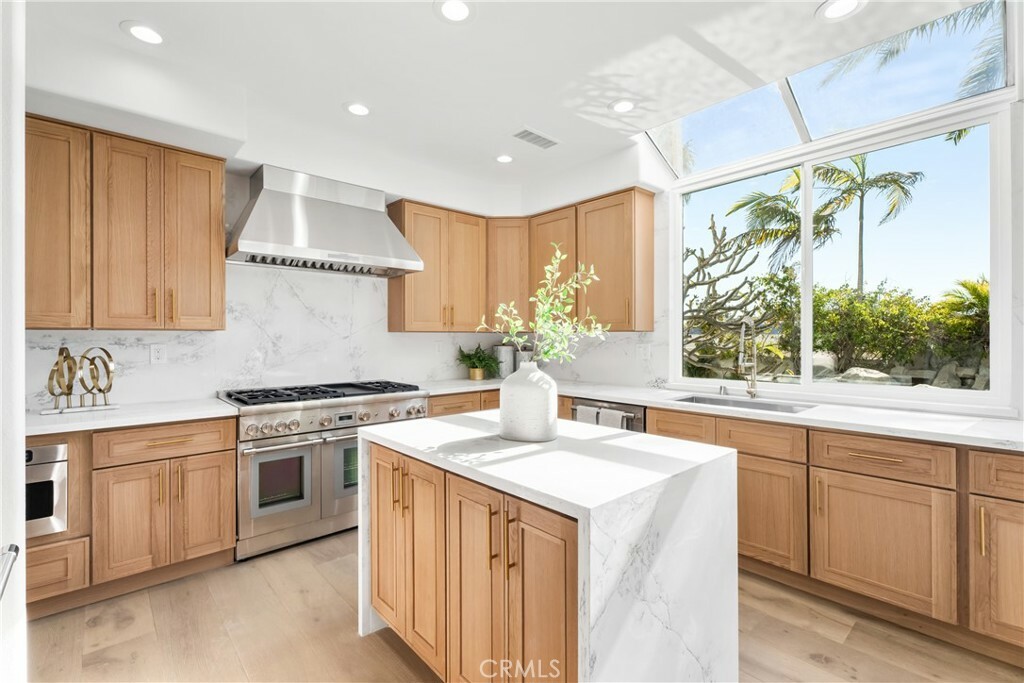 Property Photo: 6692 Alamitos Circle CA 92648