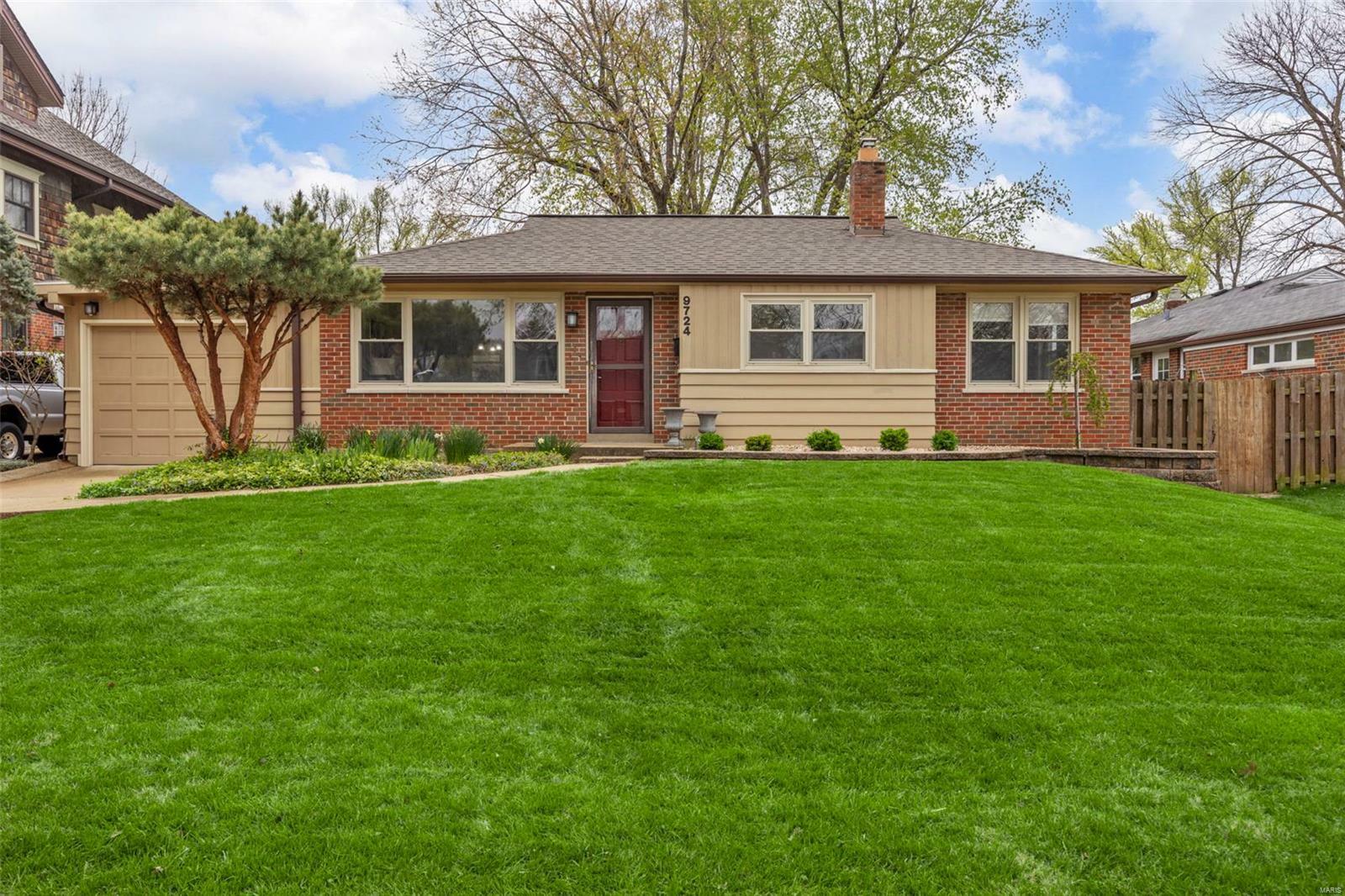 9724 Graystone Terr  St Louis MO 63119 photo