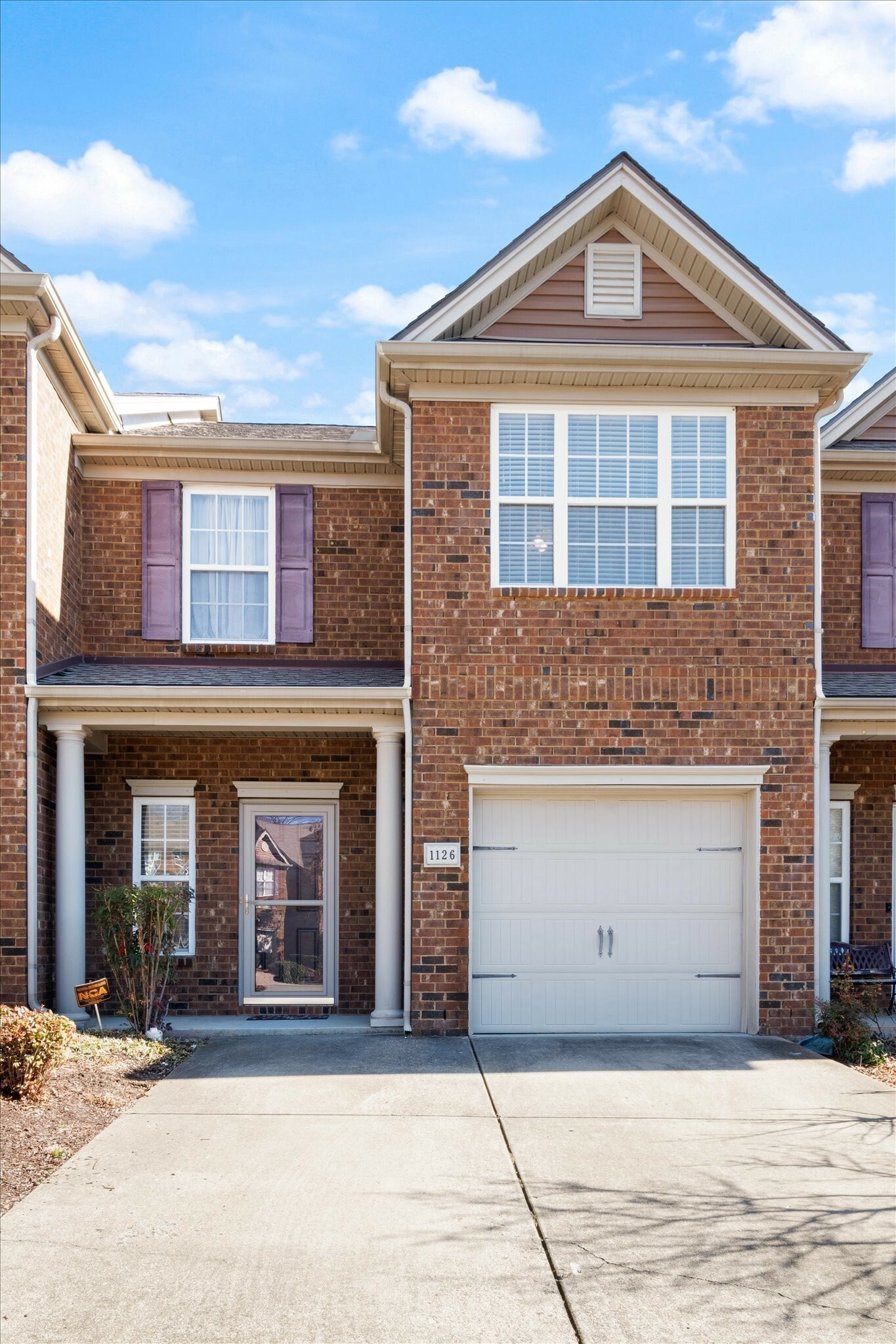 Property Photo: 1126 Thorncrest Rd TN 37211