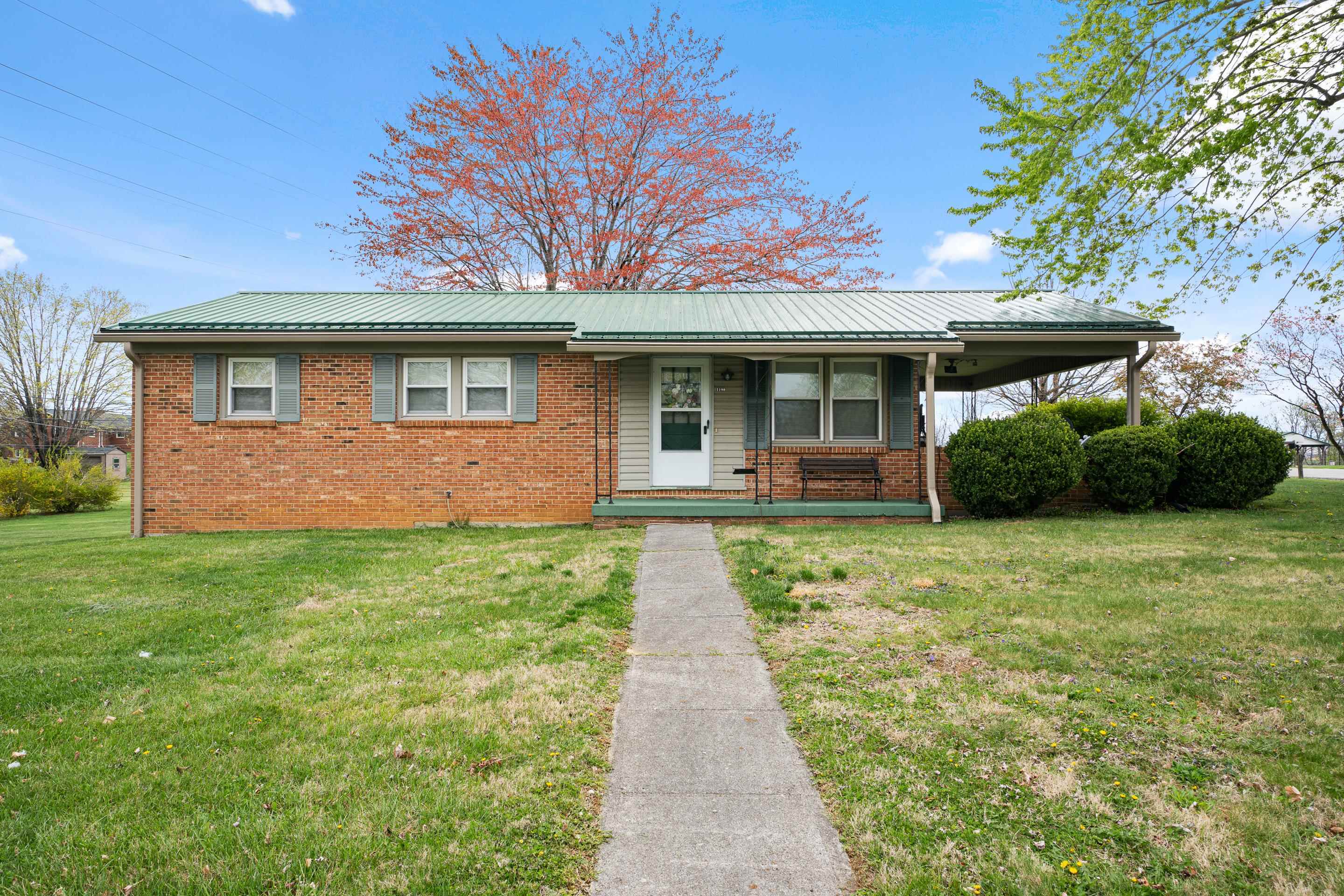 Property Photo: 1190 S Franklin Street VA 24073