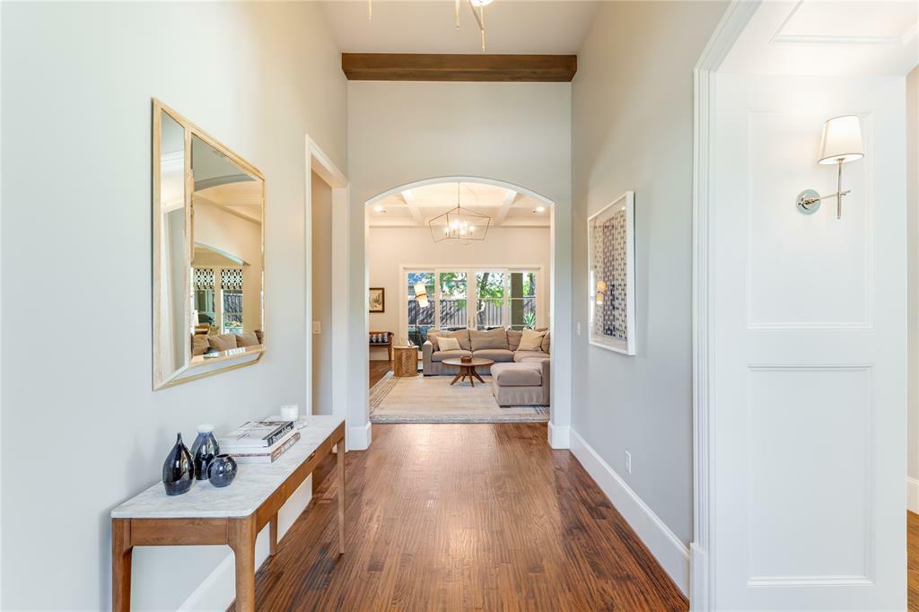 Property Photo: 924 Winding Ridge Trail TX 76092