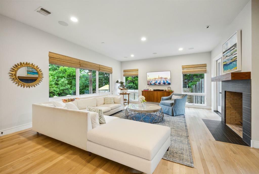 Property Photo: 6604 Northridge Drive TX 75214