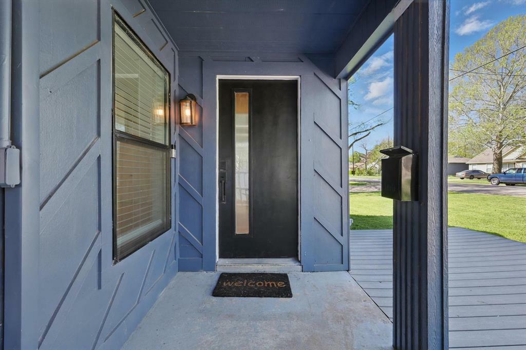 Property Photo:  1506 N Waddill Street  TX 75069 