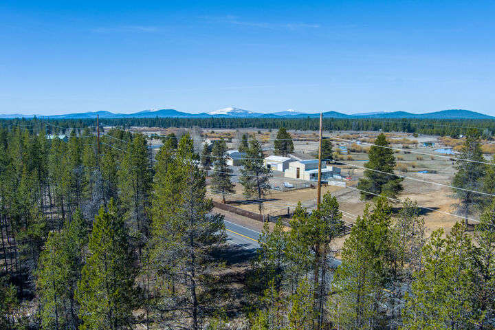 Property Photo: 16781 Cagle Road OR 97739