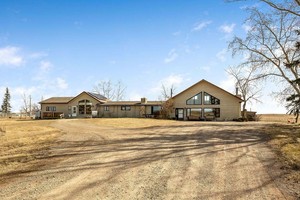 Property Photo: 424018 17 Street E AB T1S 4S4