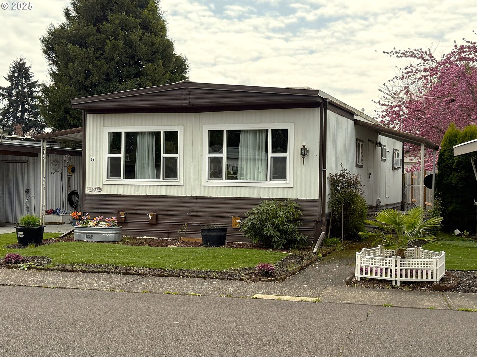 Property Photo: 5355 River Rd N #92 OR 97303