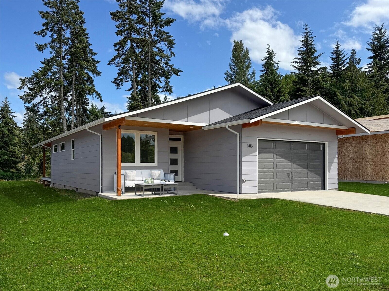 Property Photo:  1413  Discovery Loop  WA 98363 