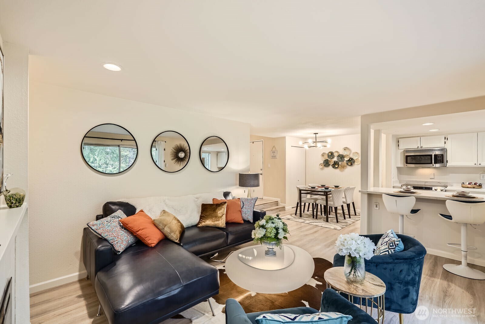 Property Photo: 4727 W Lake Sammamish Parkway SE B202 WA 98027