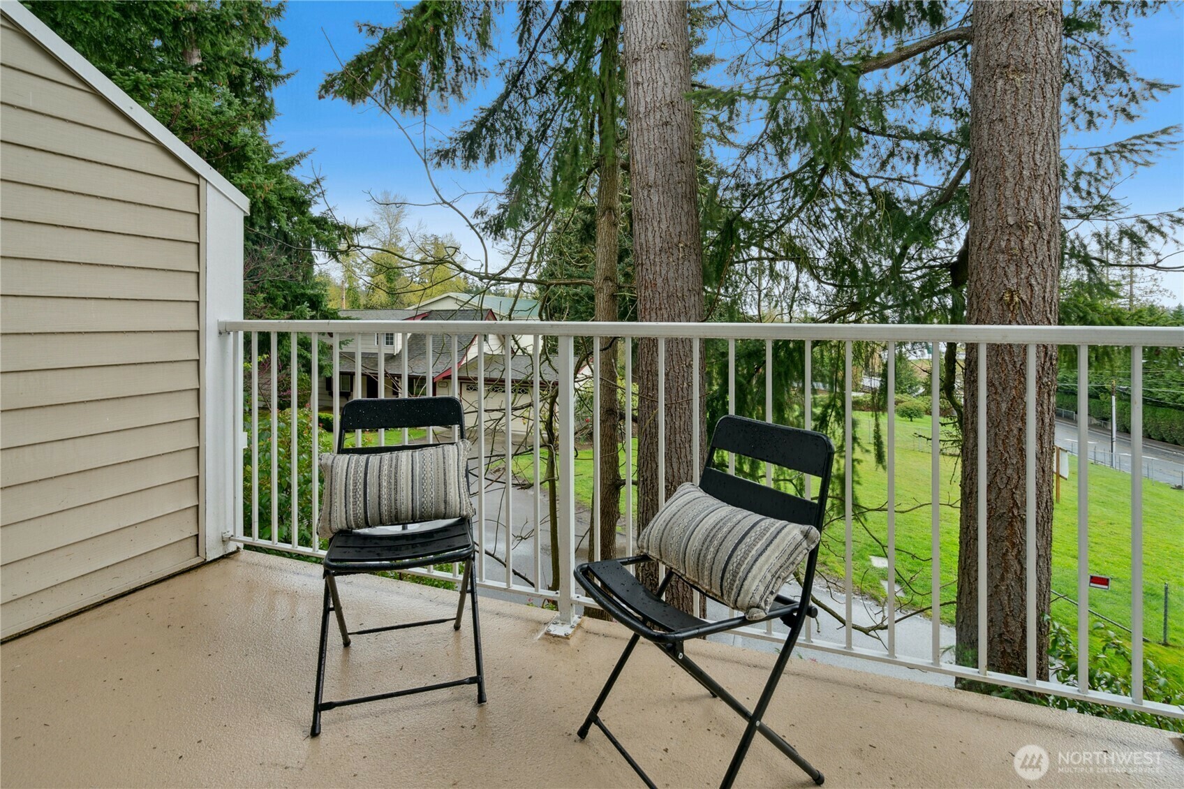 Property Photo: 11821 NE 162nd Court WA 98011