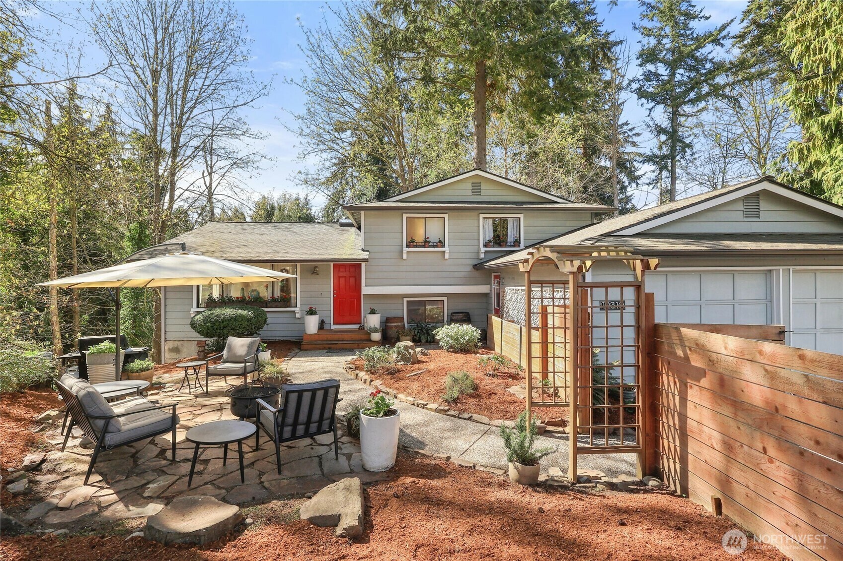 Property Photo: 19310 89th Place W WA 98026