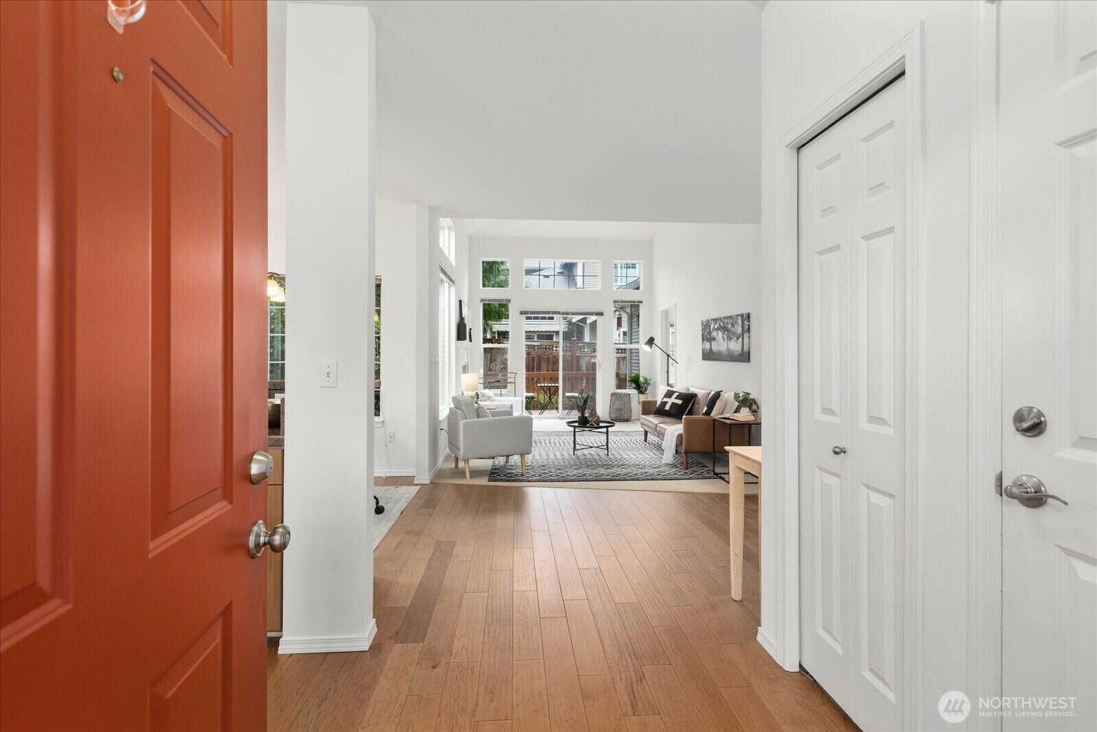 Property Photo: 870 5th Avenue NW WA 98027