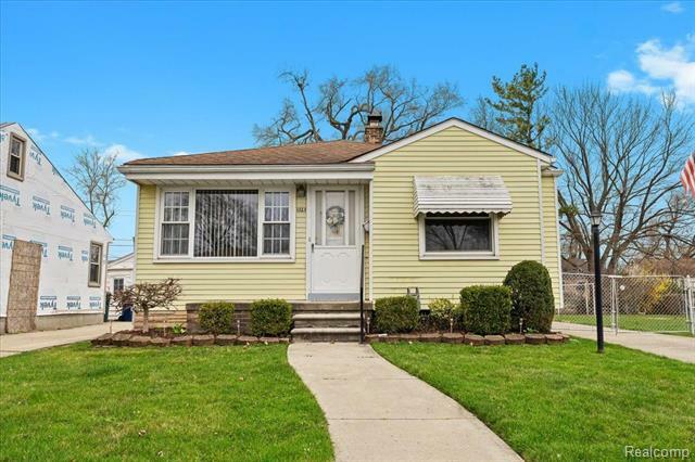 Property Photo: 1323 Buckingham Avenue MI 48146