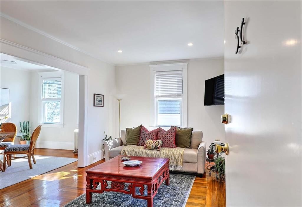 Property Photo:  160 Irving Avenue 3C  RI 02906 