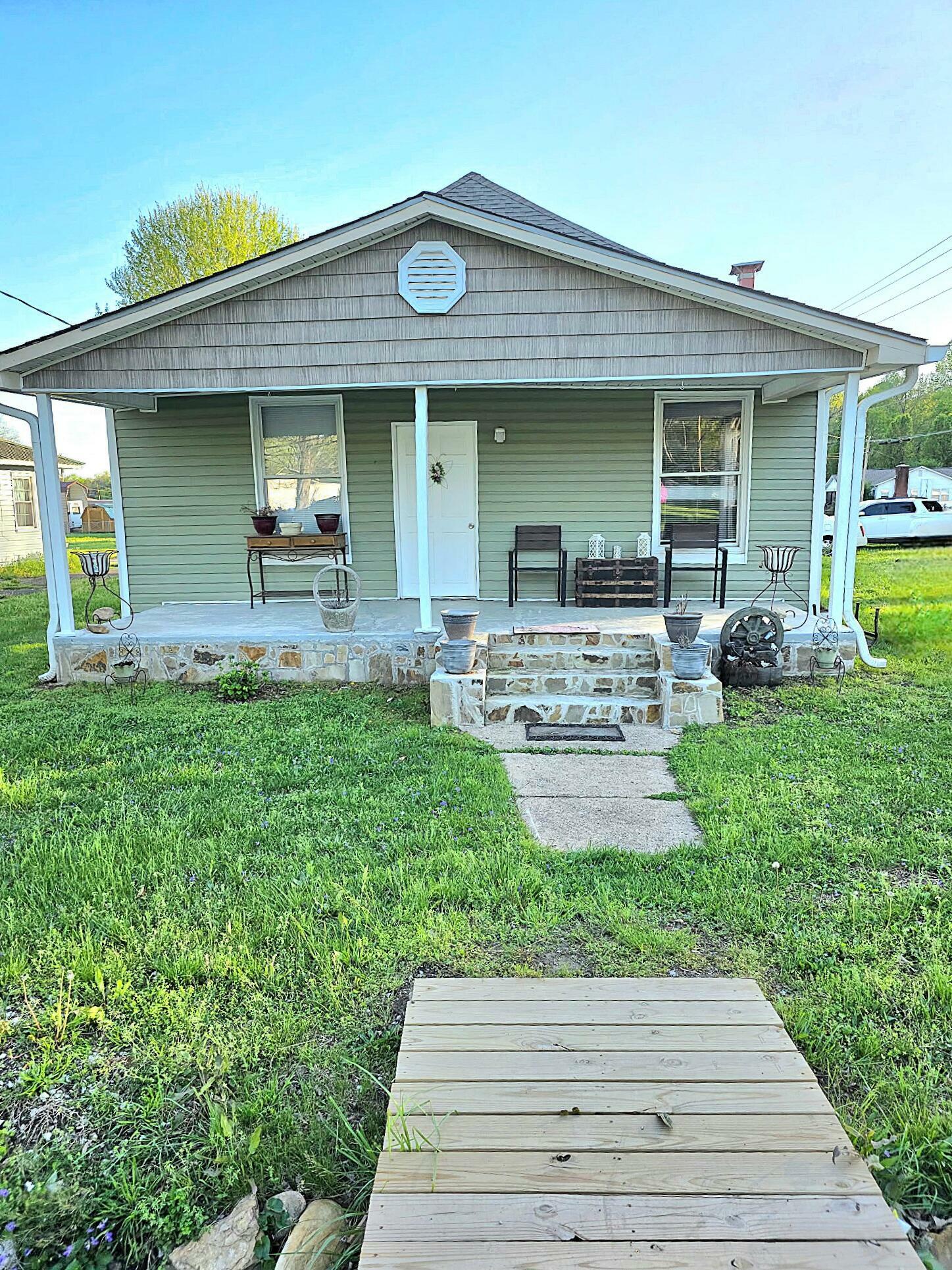 491 Piccadilly Avenue  Spring City TN 37381 photo
