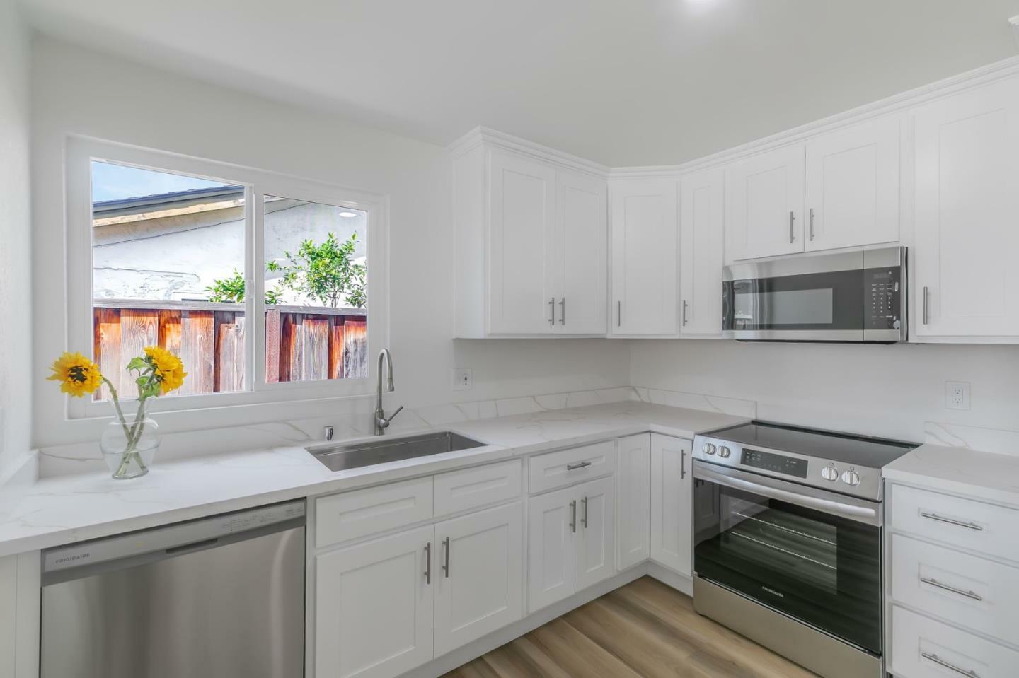 Property Photo: 2362 Brushglen Way CA 95133