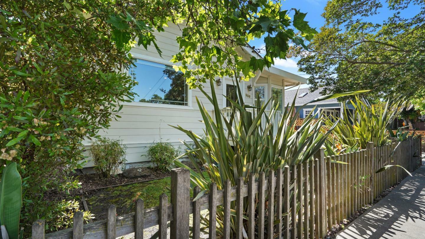 Property Photo: 938 Fulton Street CA 94061