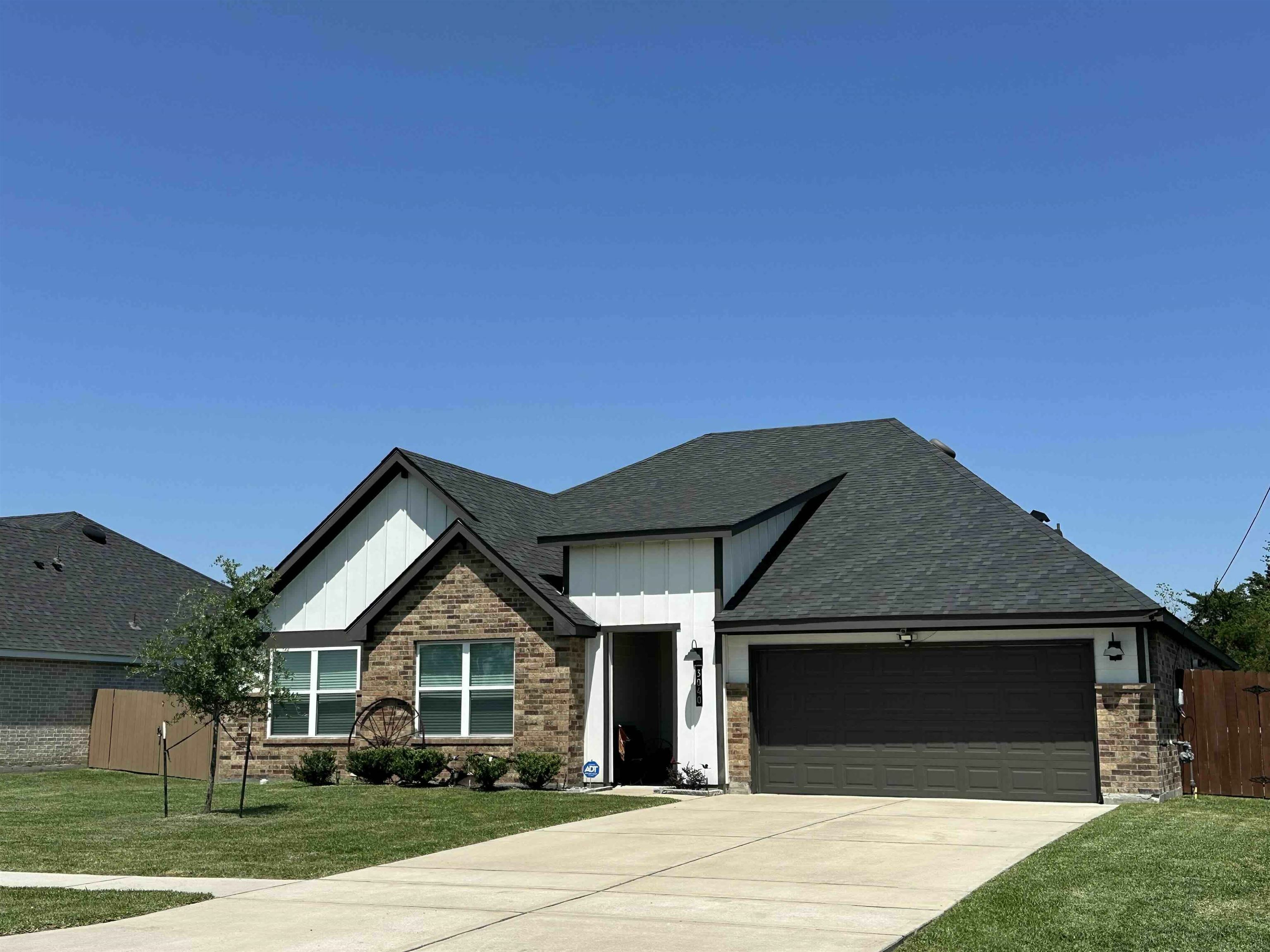 Property Photo: 3040 Allie Payne TX 77632