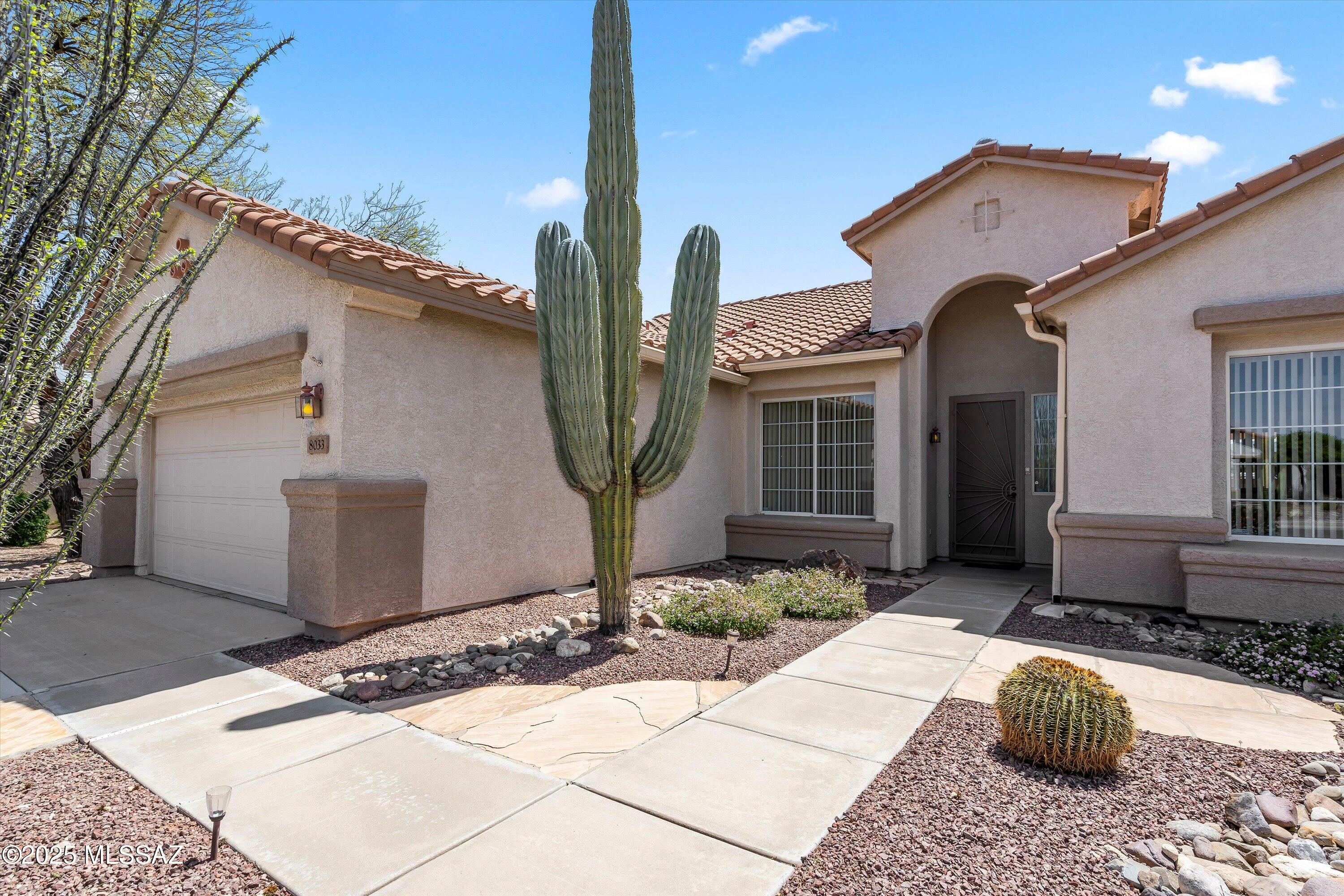 Property Photo: 8033 W Morning Light Way AZ 85743