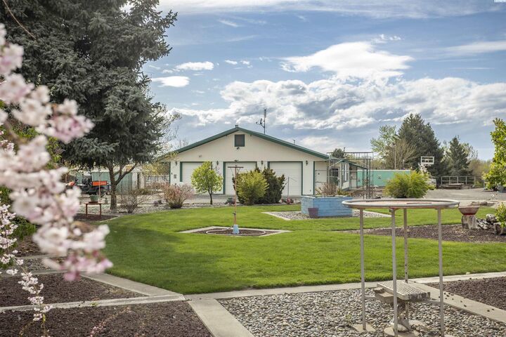 Property Photo:  1202 W Hudson Rd  WA 98932 