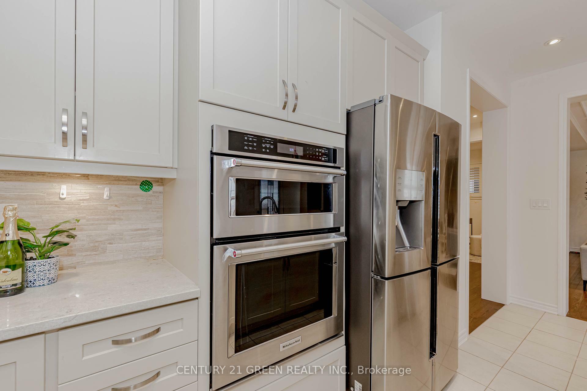 Property Photo: 281 Chilver Heights ON L9E 1E1