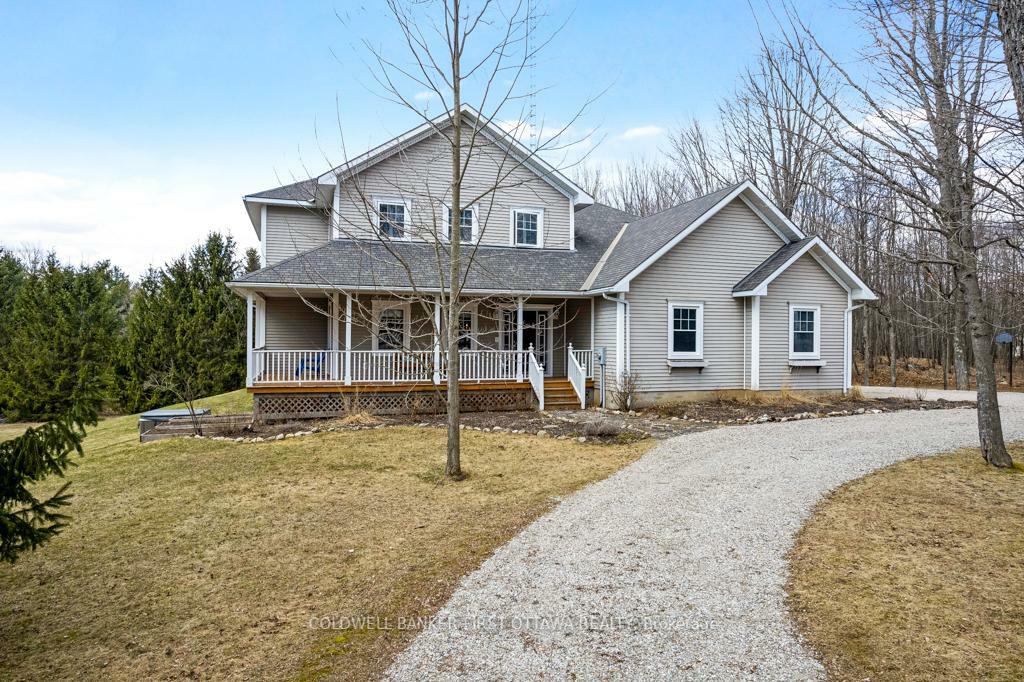 Photo de la propriété: 144 McLaren Drive ON K7H 3C7