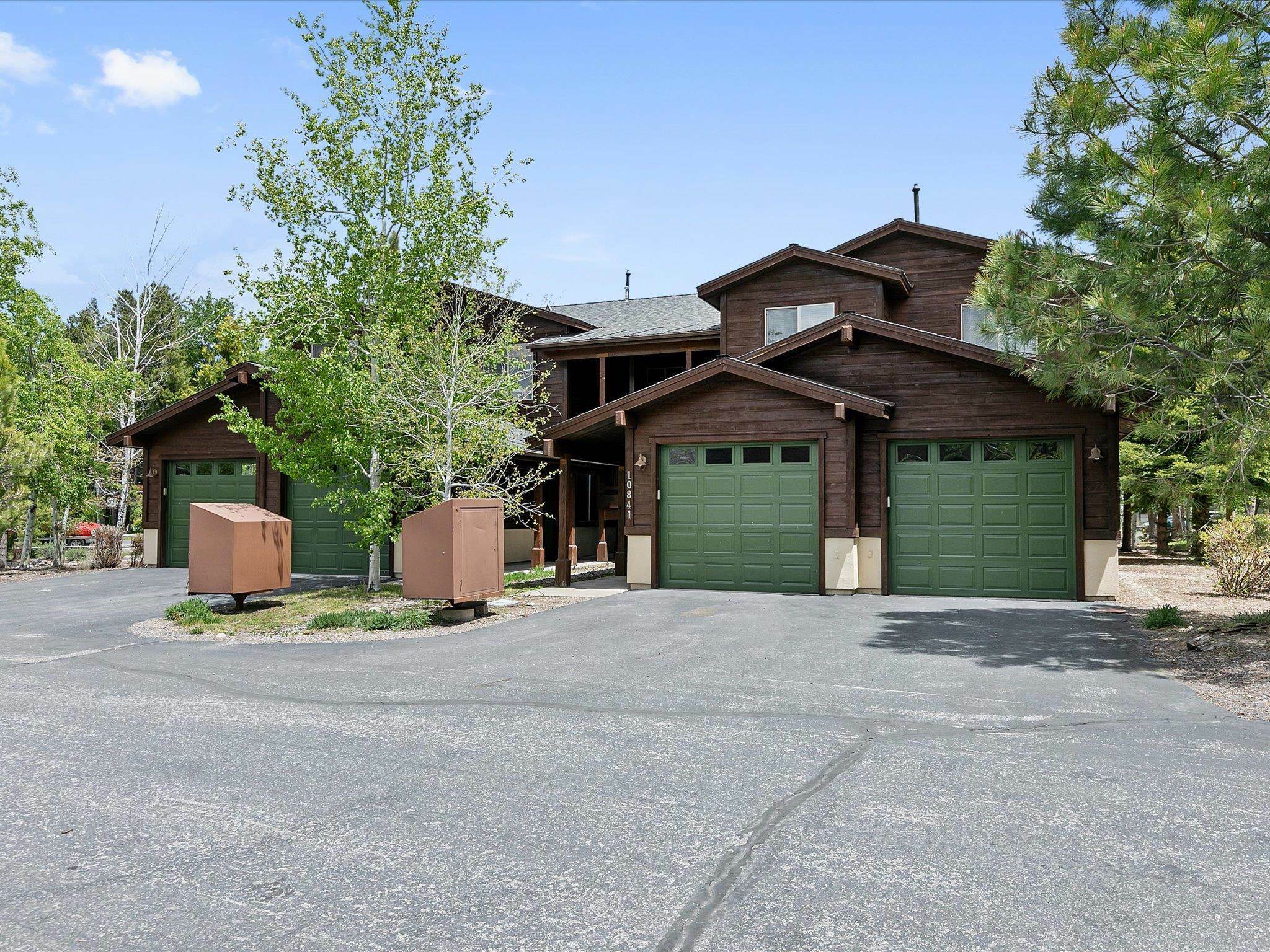 Property Photo: 10841 Cinnabar Way 4 CA 96161