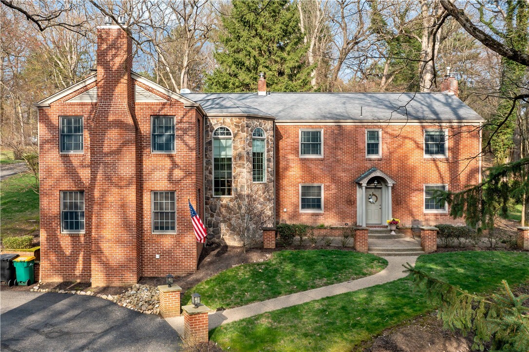 Property Photo: 4825 Wexford Run Rd PA 15015