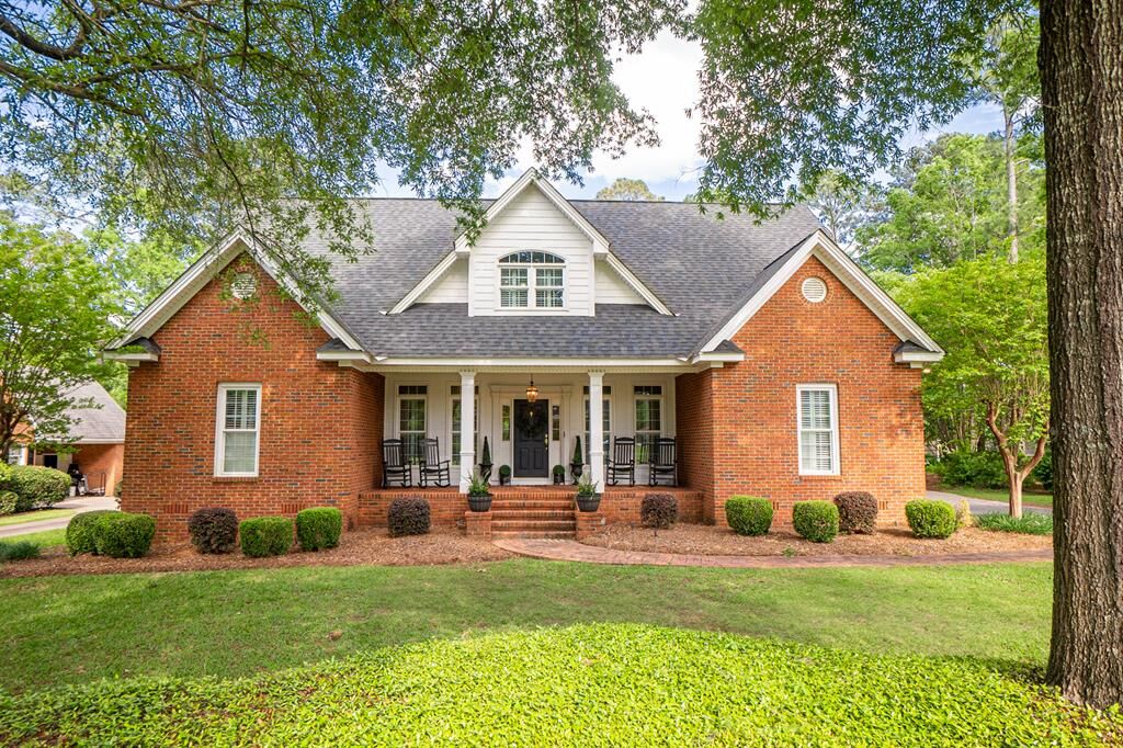 Property Photo: 2104 Beacon Ct GA 31721