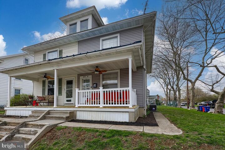 36 N Wayne Street  Robesonia PA 19551 photo