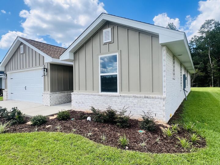 Property Photo:  5279 Hidden Pines Circle  FL 32583 