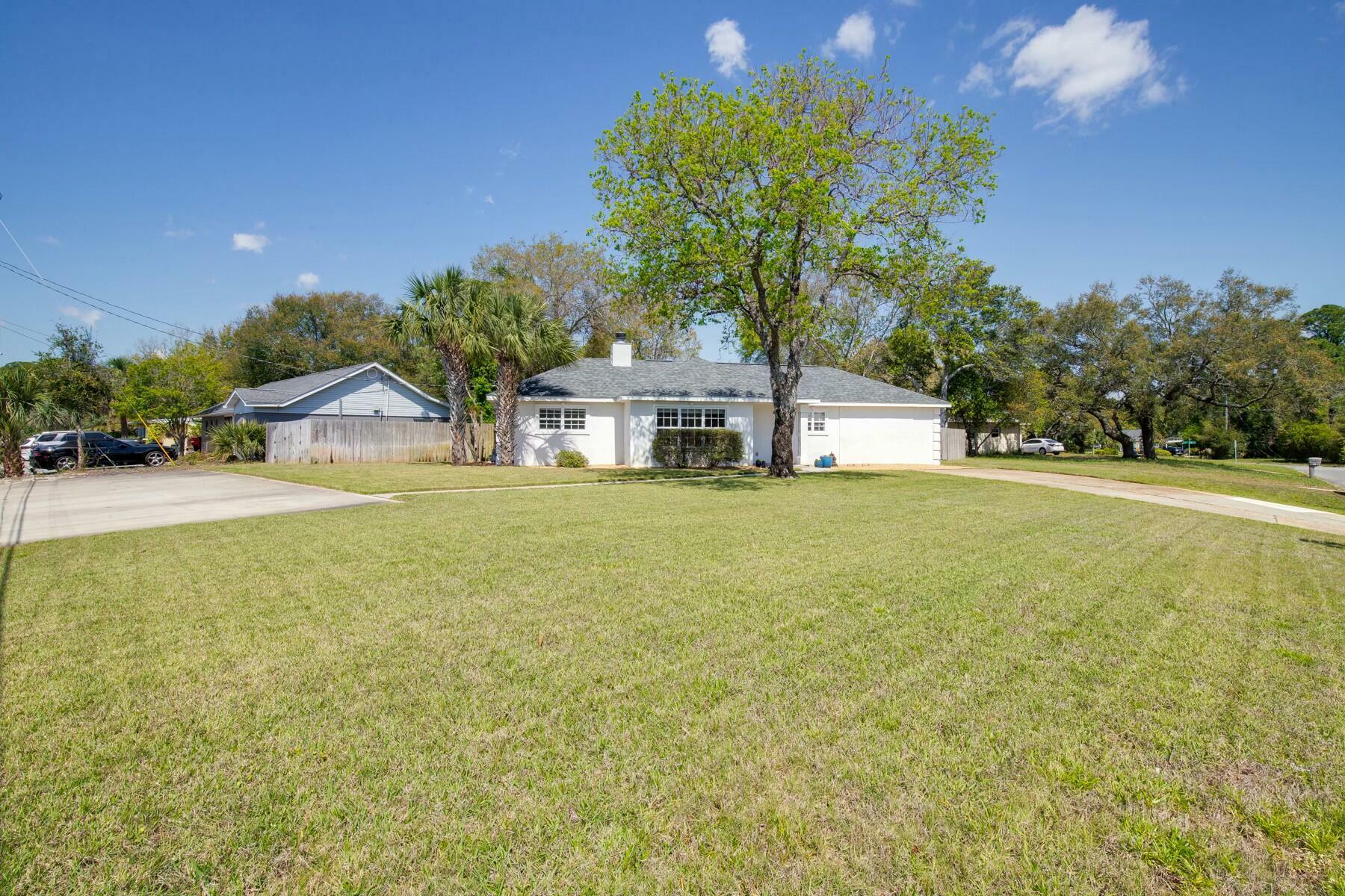 Property Photo: 141 NE Staff Drive FL 32548