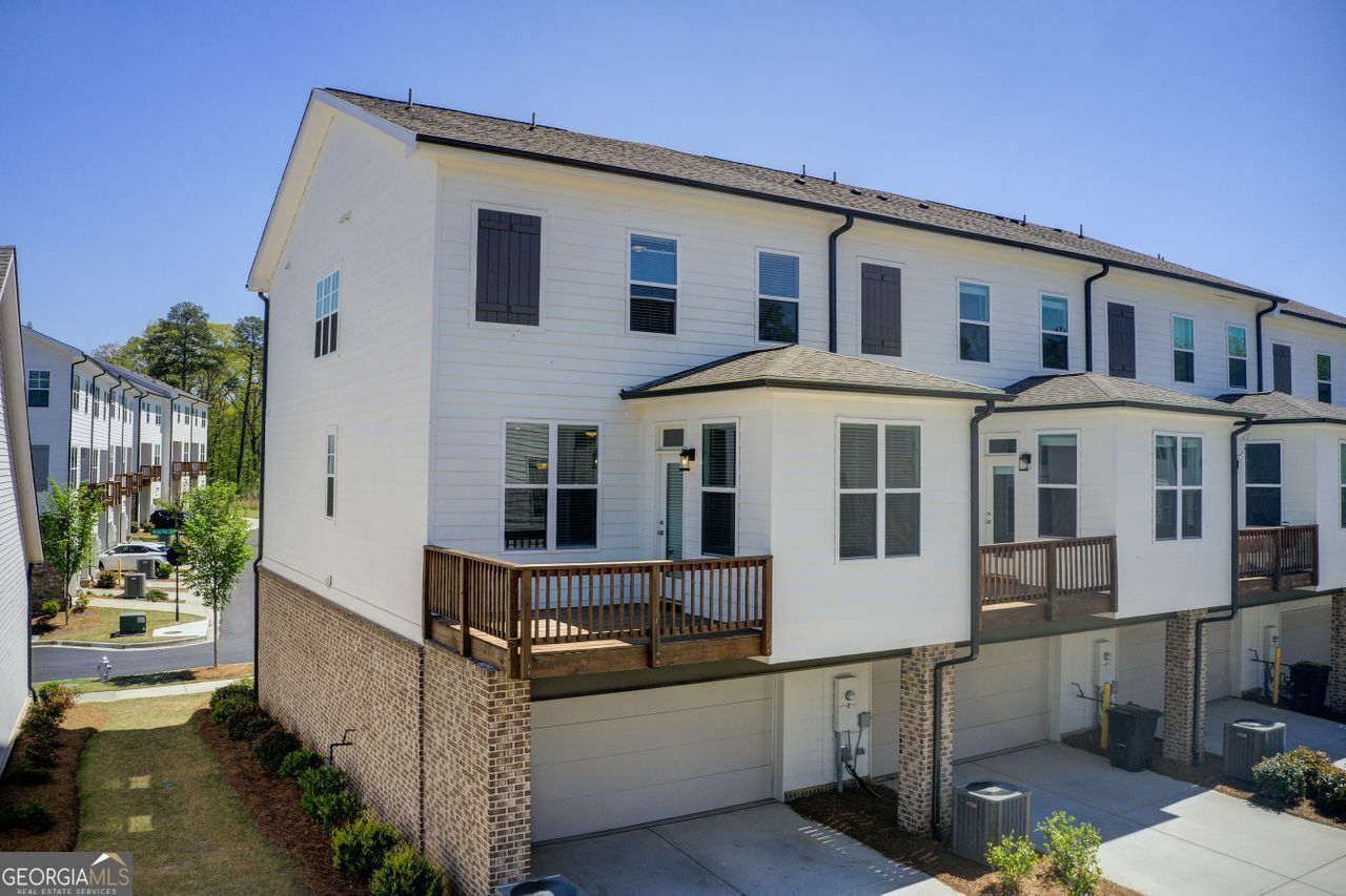 Property Photo: 1263 Harvest Park Lane GA 30024