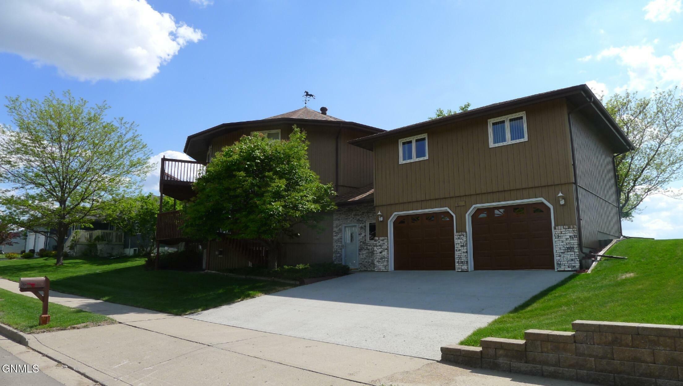 Property Photo: 1005 Lohstreter Road ND 58554