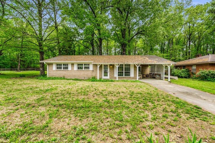 Property Photo:  2701 Maple Dr  MS 39759 