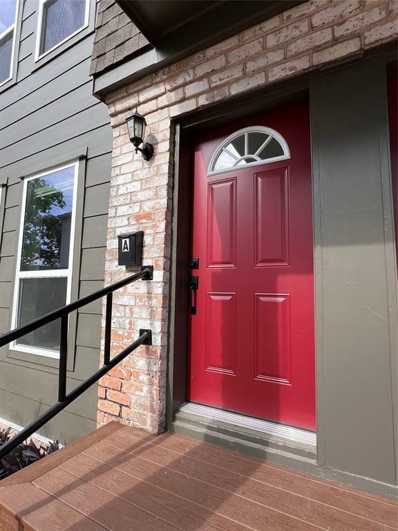 Property Photo: 5922 Fairdale Lane A TX 77057