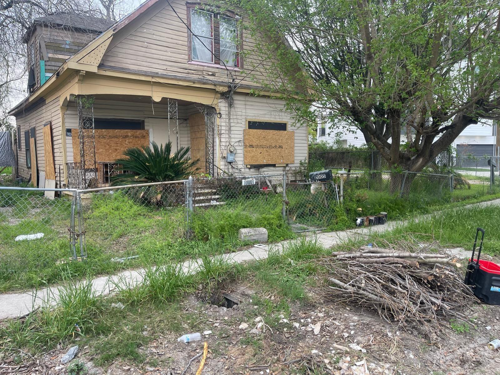 Property Photo: 2005 Cochran Street TX 77009