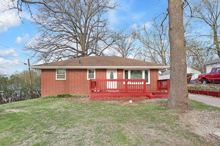 Property Photo: 305 N I Street IA 50125