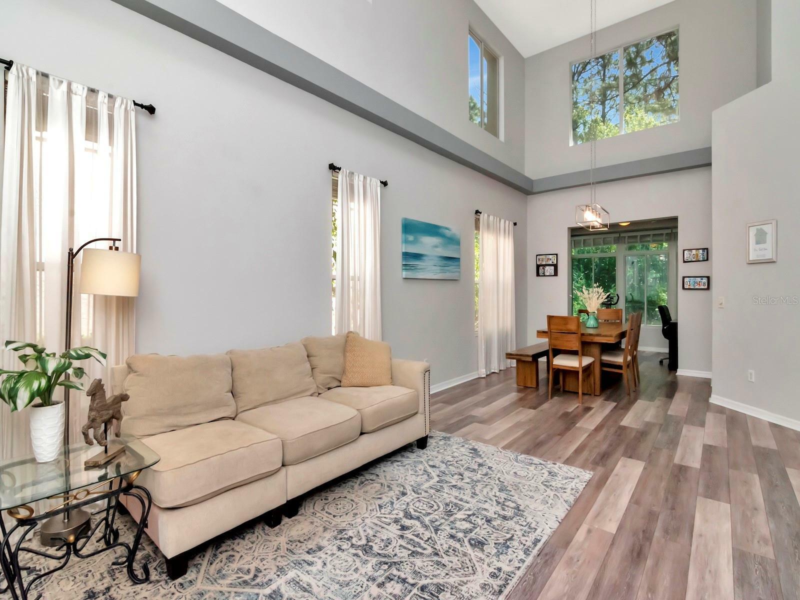 Property Photo:  10501 Dotham Court  FL 33626 